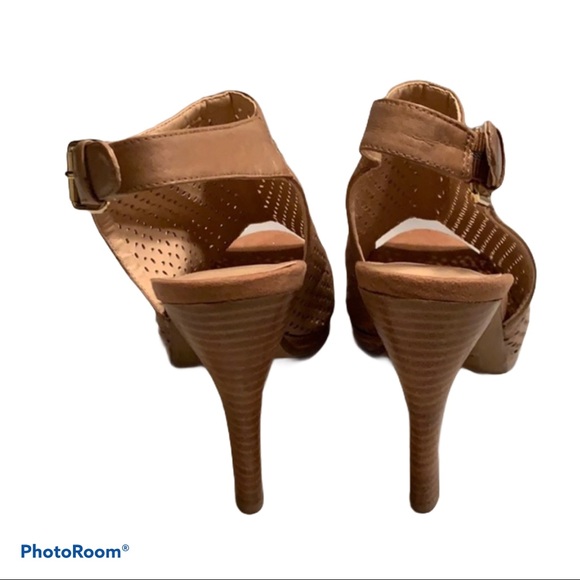 Nine West - Picture 2 of 4